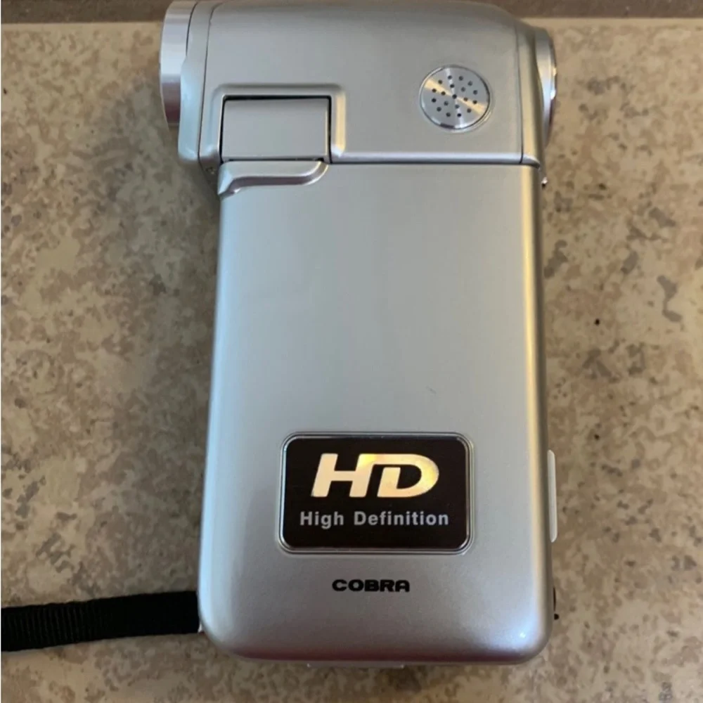 Cobra HDVC 5200 HD Digital Vídeo Camera. 34mb. Color: Silver